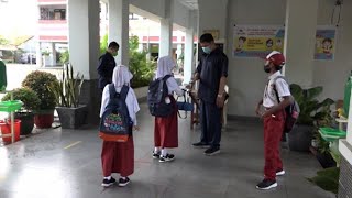 Hari Ini PTM 100 Persen Mulai Digelar di DKI Jakarta [upl. by Iman]