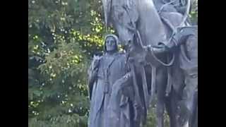 Isabel La Católica y El Gran Capitan Monumento en Madrid [upl. by Iroj]