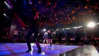 Rihanna  Umbrella Live at The World Music Awards 22112007 HDTV 720p [upl. by Vasily907]