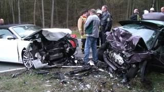 Cabriofahrer stirbt bei schwerem Unfall auf B 253mpg [upl. by Sillert634]