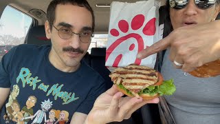 4K Chick Fil A Grilled Chicken Sandwich Fast Food Review [upl. by Amberly936]