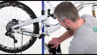 How to remove your mountain bike bottom bracket [upl. by Stetson895]