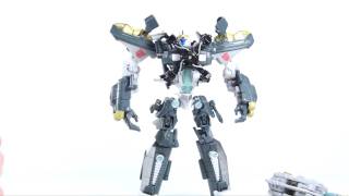 Video Review of the Transformers 3 Dark of the Moon Voyager Class Skyhammer [upl. by Doolittle]