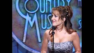 Lee Ann Womack Wins Top New Female Vocalist  ACM Awards 1998 [upl. by Elma]