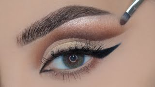 كيف نعمل كت كريس مع ايلاينر الكات ايز بشكل احترافي Cut crease makeup with cat eyeliner [upl. by Nolubez]