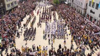 Biberacher Schützenfest 2016  Marktplatz Abnahme Antrommeln  Schützenfestlied [upl. by Nerral]