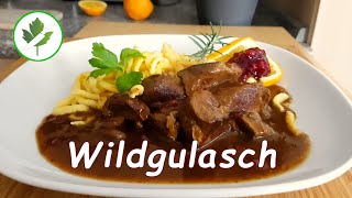 Hirschgulasch  Zartes Wildgulasch frisch kochen Rezept [upl. by Sasnett]