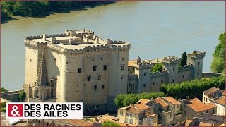 Le château de Tarascon sur les rives du Rhône [upl. by Jorry]