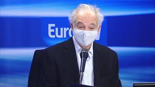 Jacques Attali sur la candidature de Macron  quotElle se fait sur la pointe des piedsquot [upl. by Gessner]