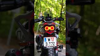 Moto Guzzi V85TT IN EINER MINUTE [upl. by Audris970]