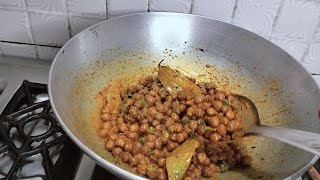 Chana and Suji Ka Halwa with Puri  Astami Prasad Recipe  Ojas and Bindus Kitchen AstamiPrasad [upl. by Acker857]