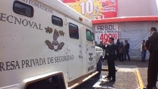 Comando armado roba 300 mil pesos a camioneta de valores en Coapa [upl. by Alejandro]