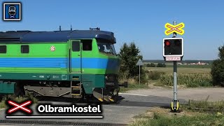 Železniční přejezd ▪ Olbramkostel  892023 [upl. by Adnoek]