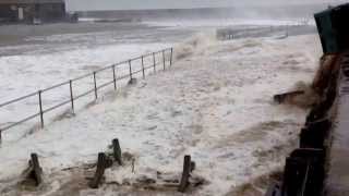 HUGE wave lyme Regis [upl. by Anidualc]