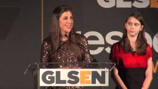 Mayim Bialik amp Carly Friders present Jim Parsons amp Todd Spiewak with 2013 Inspiration Award [upl. by Lustig490]