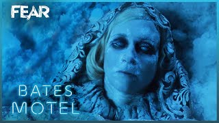 Romero Discovers Norma’s Body  Bates Motel [upl. by Beryl]