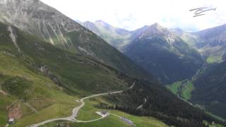 Alpen  Flug über den Jaufenpass in Italien [upl. by Eramal582]