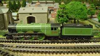 Graham Farish Flying Scotsman 4472 LNER Apple Green [upl. by Korrie748]