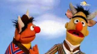 Bert amp Ernie  Bert amp Ernie fantaseren dat ze dieren zijn [upl. by Naerb]