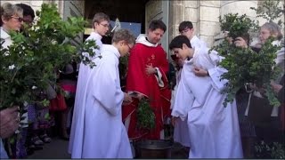 Messe des Rameaux et de la Passion 2017 Hosanna Béni soit celui qui vient au nom du Seigneur [upl. by Anawaj970]