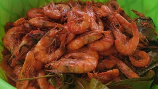 🔥 BEST Hot Peppered SHRIMP From Middle Quarters  Jamaican streetfood [upl. by Pontone]