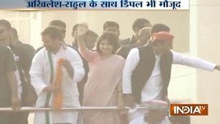 UP Polls 2017 Dimple Yadav Joins Akhilesh and Rahul Roadshow in Varanasi [upl. by Htidirrem748]