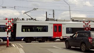 Spoorwegovergang België  Belgium railroad crossing [upl. by Rodrique]