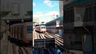 Metro de Santiago Línea 4A ingresando a Estación terminal Vicuña Mackenna [upl. by Eidoj847]