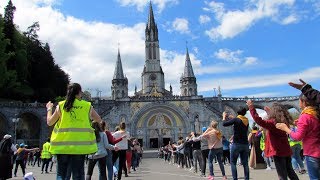 Flash Mob Lourdes Sixièmes 2018  Le ciel est mon pays [upl. by Gunzburg]