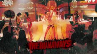 THE RUNAWAYS SOUNDTRACK  QUEENS OF NOISE KRISTEN STEWART AND DAKOTA FANNING [upl. by Areis]