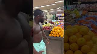 bodybuilder got attacked while eating [upl. by Amorette377]