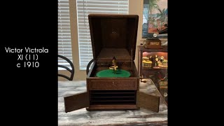 Victor Victrola XI 11 c 1910 Playing Bing Crosby Oh Come All Ye Faithful [upl. by Beichner941]