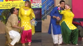 Zafri Khan and Nasir Chinyoti  Khushboo  Stage Drama 2021  Comedy Clip 2021  Punjabi Stage Drama [upl. by Grete256]