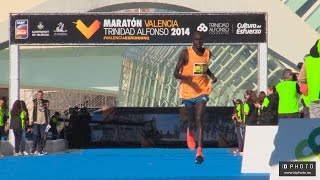 Maratón Valencia 2014 todas las llegadas y finishers  Valencia Marathon 2014 arrivals [upl. by Shippee534]