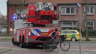 Bijna aanrijding met fietser Brandweer en politie met spoed naar een brand in Zwijndrecht [upl. by Janna]