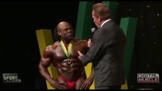 Arnold asks Kai for Vacuum Pose at Arnold Classic Australia [upl. by Eenrahc]