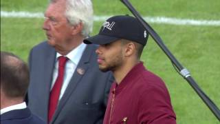 Théo Bongonda op bezoek in het Regenboogstadion [upl. by Mcadams72]