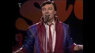 Karel Gott  Začínám žít [upl. by Colby]