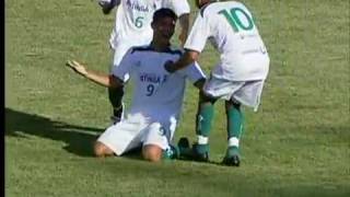 Frango do goleiro Carini do AtlétigoMG contra o Ipatinga [upl. by Trumann]