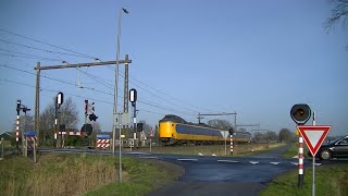 Spoorwegovergang Staphorst  Dutch railroad crossing [upl. by Ellennod]