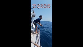 Pha lên cá hợi bị cồng kềnh  Catching Diamond Trevally is so funny [upl. by Htedirem71]