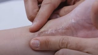 Tutoriels de massages avec le Gel Cicatrice Cicalfate [upl. by Icaj]