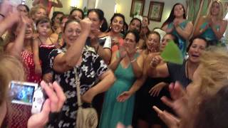 Boda Familia Los MADRILEÑOS Las mujeres compramos días antes las almendras [upl. by Barrie]