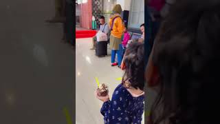 Masih pagi masih dingin uda bawa lari eskrim 🥹 shortsviral shortsfeed trending icecream [upl. by Gaige563]