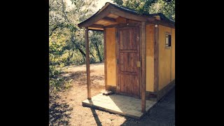 Des toilettes sèches design dans le cabanon original dun domaine viticole [upl. by Odnumyer]