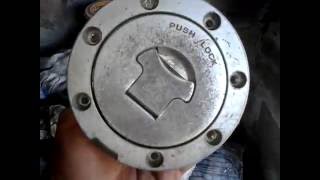 КРЫШКА БЕНЗОБАКА ХОНДА СБР 929 FIREBLADE Disassemble the fuel cap HONDA CBR 929 [upl. by Notlew363]