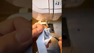 ASTUCE COUTURE POUR RETOURNER SIMPLEMENT UNE BANDE DE TISSU [upl. by Harutek]