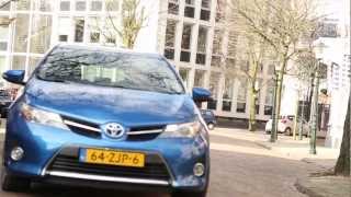 Toyota Auris Hybrid  Autoreview Consumentenbond [upl. by Naoma]