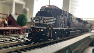 Athearn Genesis Sd90s [upl. by Jermaine]