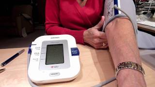 OMRON 711DLX ARM BLOOD PRESSURE [upl. by Nolan439]